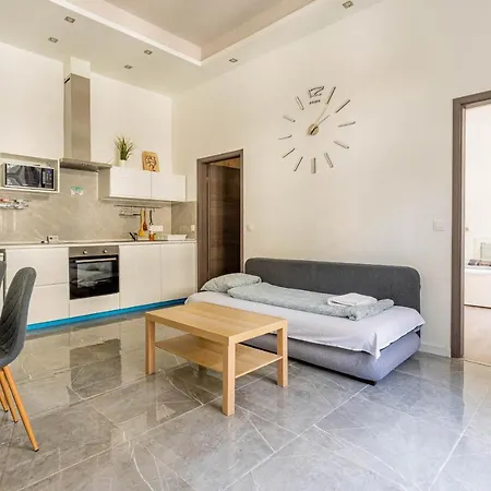 Modernized At Kiraly 51 *