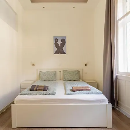 Appartement Modernized At Kiraly 51 Budapest