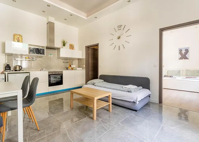 Modernized At Kiraly 51 *