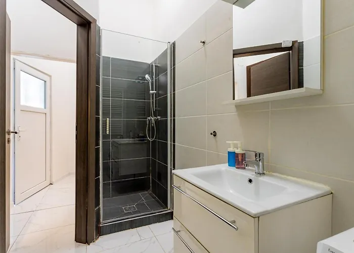 Appartement Modernized At Kiraly 51