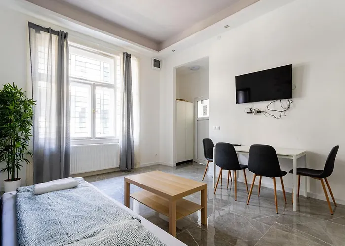Apartament Modernized At Kiraly 51